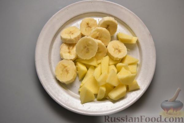 Кефирный смузи с овсянкой, бананом и яблоками
