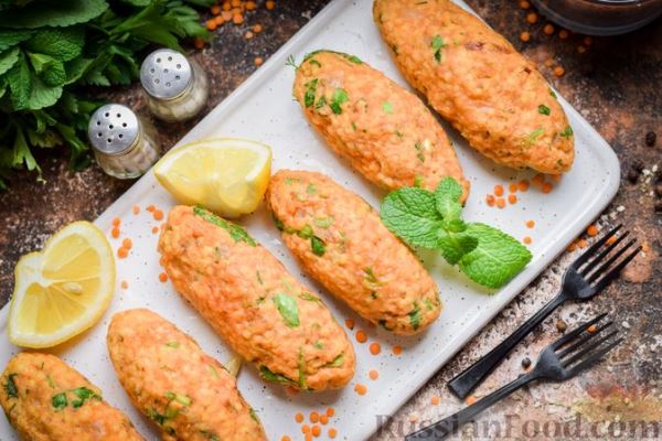 Постные котлеты из чечевицы и кускуса (мерджимекли кёфте)