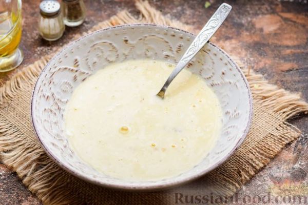 Минтай, запечённый со стручковой фасолью, в сметанно-молочной заливке с майонезом