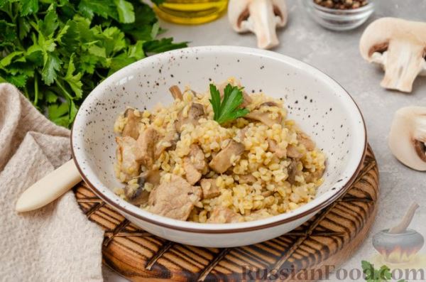 Булгур со свининой и грибами (на сковороде)