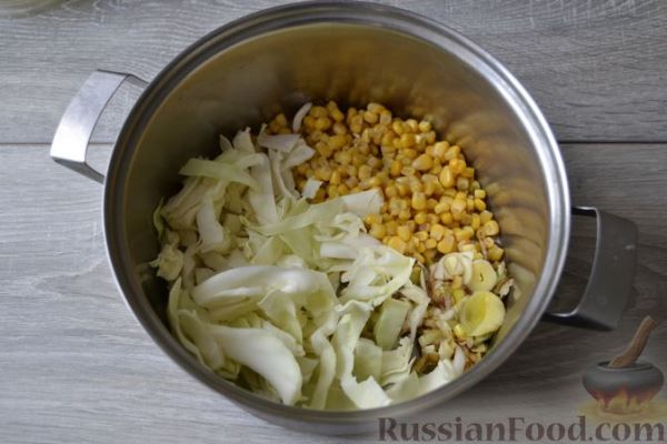 Крем-суп из кукурузы и капусты с картофельными крокетами