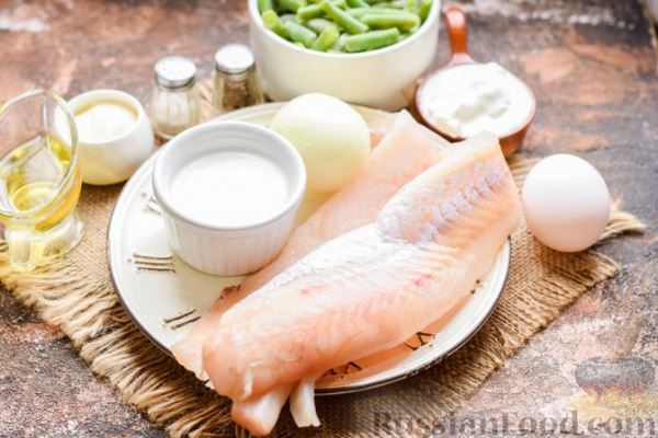 Минтай, запечённый со стручковой фасолью, в сметанно-молочной заливке с майонезом