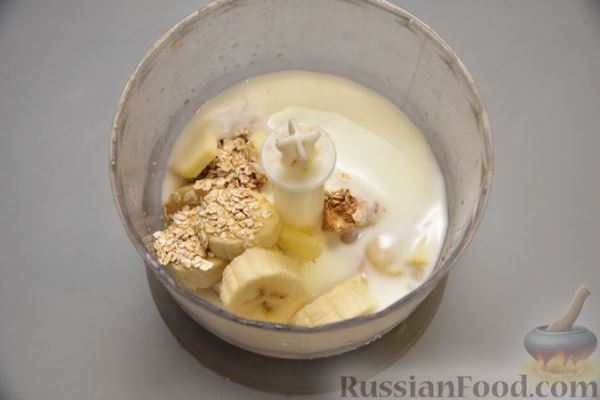Кефирный смузи с овсянкой, бананом и яблоками