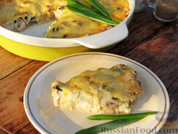 Картофельная запеканка с курицей, черемшой и сыром