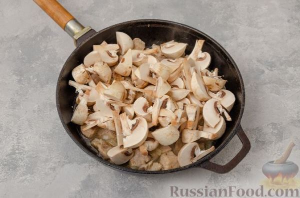 Булгур со свининой и грибами (на сковороде)